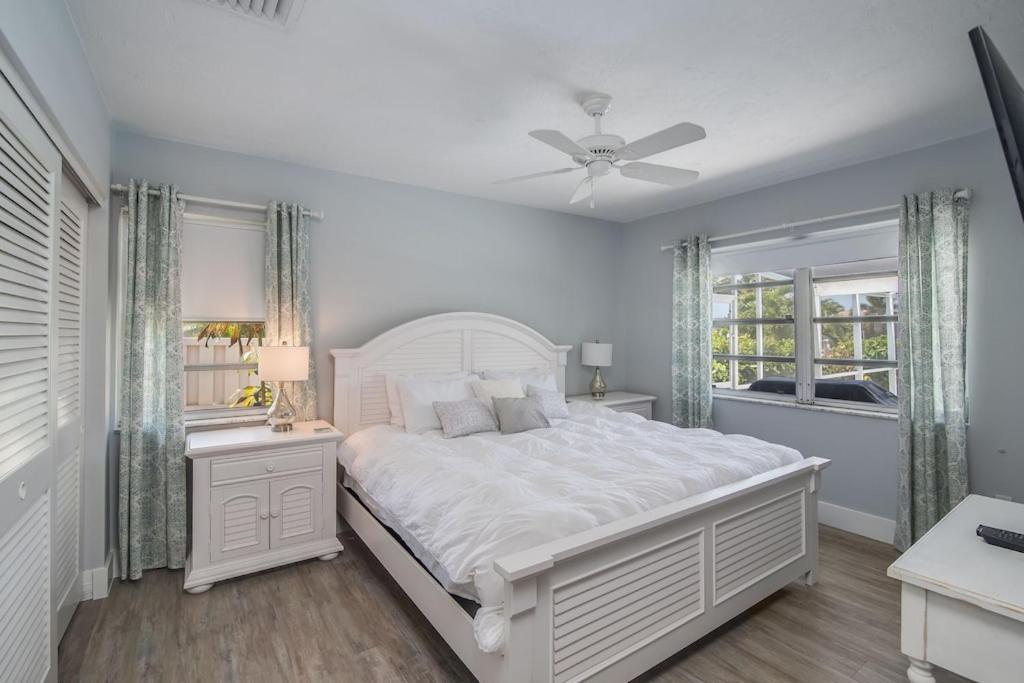 Mermaid Manor; Waterfront With Direct Ocean Access And Private Heated Pool Marco Island Exterior photo